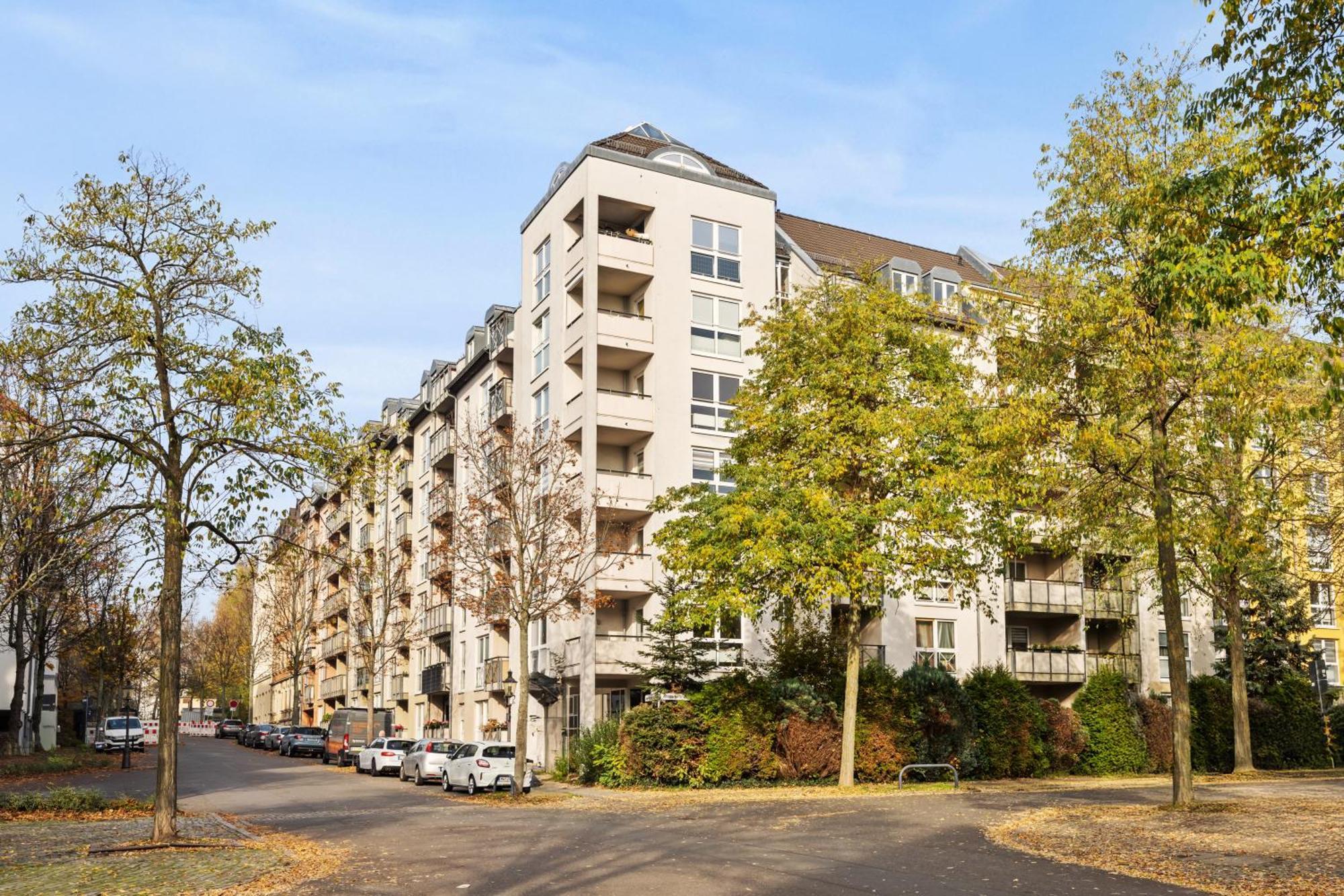 Edler Wohnraum Disney Marvel Studio Mit Balkon, Boxspringbett, Kaffeevollautomat, Lift & Parkplatz Chemnitz Exterior photo